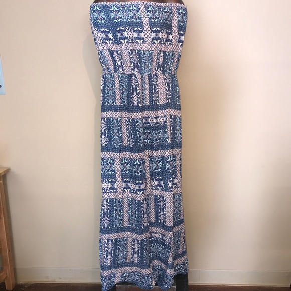 New Look Dresses & Skirts - New Look Strapless maxi dress. Size 28